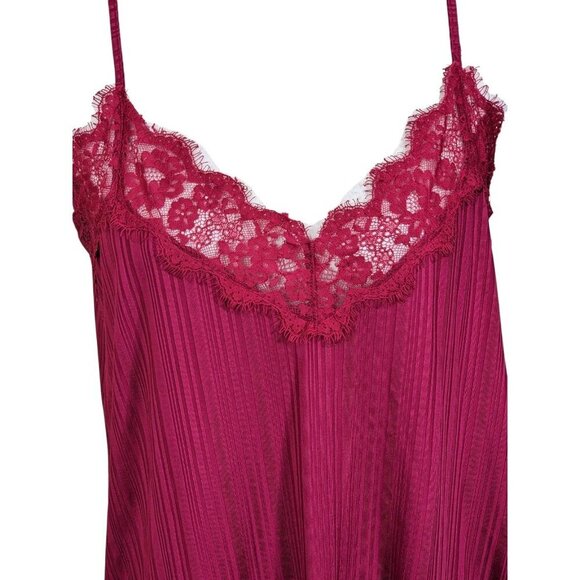 Womens XL Lace Trim Y2K Style Camisole Tank Top Sleeveless Cami Red Textured - Picture 2 of 8